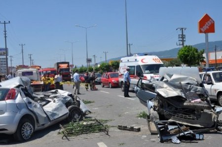 Edremit’te trafik kazası: 2 ölü