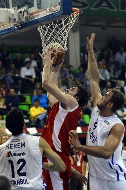 Efes Pilsen: 73 - Galatasaray Medical Park: 83