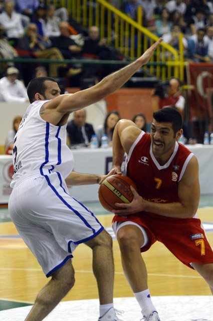 Efes Pilsen: 73 - Galatasaray Medical Park: 83
