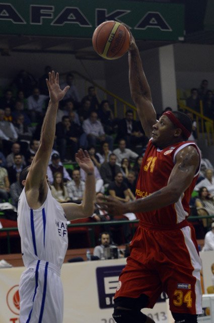 Efes Pilsen: 73 - Galatasaray Medical Park: 83