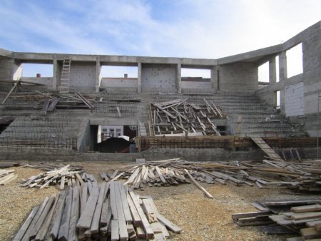 Eflani İMKB Çok Programlı Lisesi spor salonu inşaatı yeniden başladı