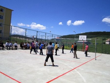 Eflani Milli Eğitim bahar voleybol turnuvası başladı