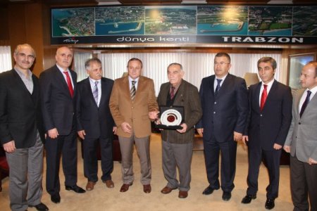 Efsane güreşçi Yaşar Doğu Trabzon’da anıldı