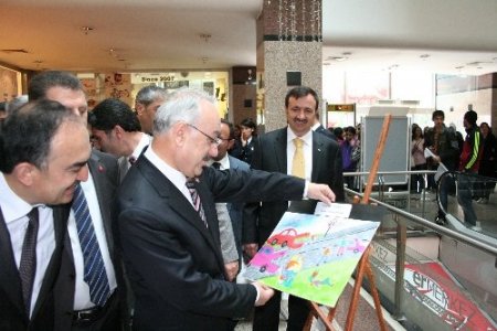 EGC ve Erzincan Emniyeti'nden trafik sergisi