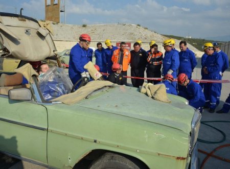Ege Bölgesi'ndeki itfaiyeciler İzmir'de eğitiliyor