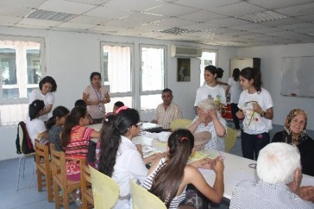 Ege Üniversitesi öğrencilerinden ‘7’den 70’e Gençlik Şenliği’