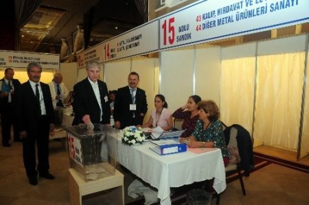 Egeli sanayiciler sandık başına gitti