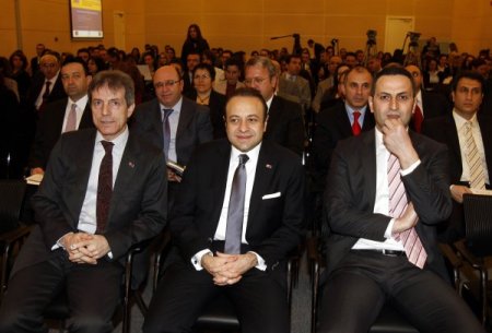 Egemen Bağış'tan Sarkozy'e Tepki: Seçim Kampanyası Sürecinde Başka Bir Ülkeye Saldırıyor