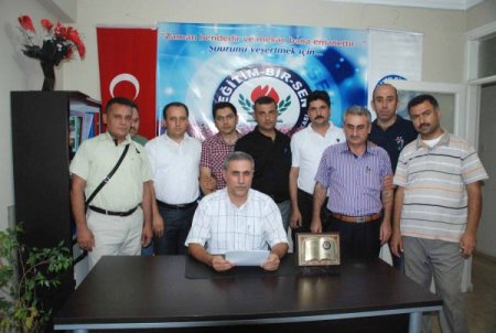 Eğitim Bir-Sen ilçe yönetimi istifa etti
