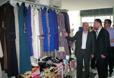 Eğitim Derneği Fakir Öğrenciler Yararına Kermes Düzenledi