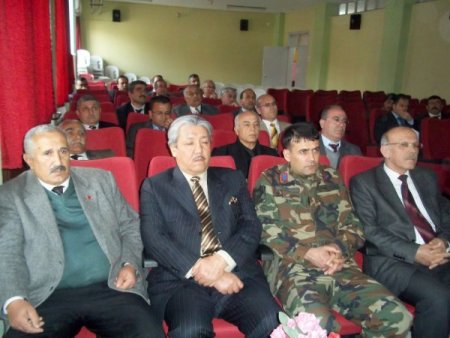 'Eğitim Her Engeli Aşar' Konferansında Sandalye Ve Koltuklar Boş Kaldı