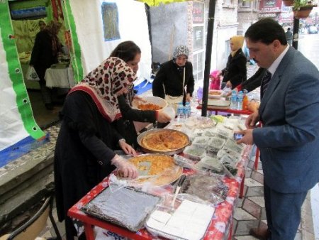 Eğitim için kermes çadırı kuruldu