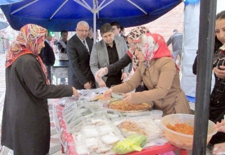 Eğitim için kermes çadırı kuruldu