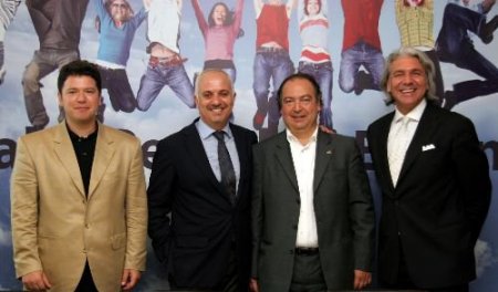 Eğitim İçin Sinemaya Gittiler, Film Yerine Ali Sabancı'yı İzlediler