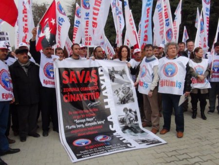 Eğitim-İş'in eyleminde gerginlik yaşandı