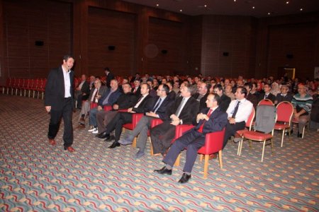 Eğitimci Yazar Kapaklıkaya: Öğretmenler eli öpülesi insanlardır