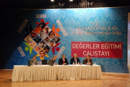 “eğitimciler, Milli Manevi Değerleri De Öğrencilere Aktarmalı”