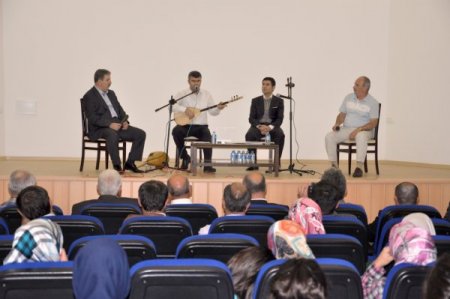 Eğitimciler ozanların atışmalarıyla moral buldu