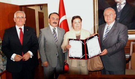 Eğitime 250 Bin Lira Bağışlayan İşadamının Eşinin İsmi Okula Verildi