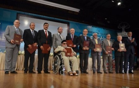 Eğitimine katkı sağlayan 51 iş adamına iki bakan teşekkür belgesi verdi