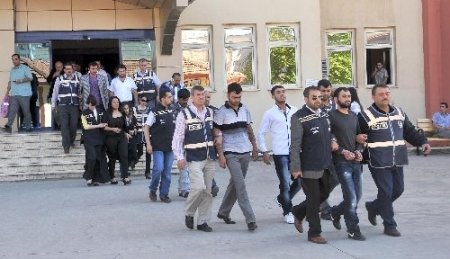 Eğlence merkezine attıkları el bombasını Suriyeli vatandaştan almışlar