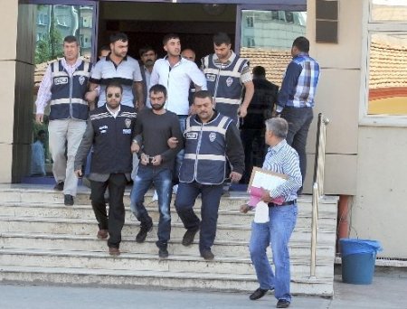 Eğlence merkezine attıkları el bombasını Suriyeli vatandaştan almışlar