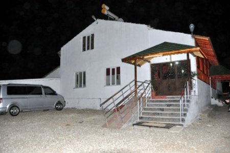 Eğlenmeye gittiği restoranda arkadaşını öldürdü