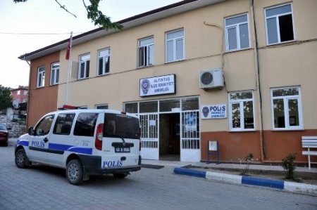 Eğlenmeye gittiği restoranda arkadaşını öldürdü