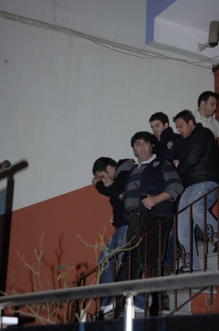 Ehliyet Sınavında Cep Telefonuyla Kopya İddiası: 8 Gözaltı