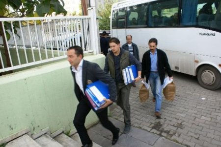 Ehliyet Sınavında Usulsüzlük Yapan 8 Kişi Adliyeye Çıkarıldı