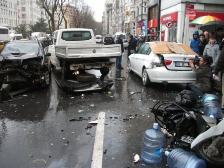 Ehliyetsiz Sürücü Ortalığı Savaş Alanına Çevirdi