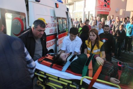 Ehliyetsiz sürücünün kamyonetle çarptığı öğrenci yaşam mücadelesi veriyor