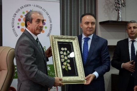 Eker: İTÜ, geri çektiği GDO'lu pirinç raporuyla ilk günki açıklamamı teyit etti