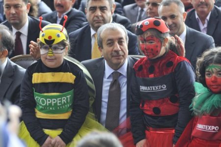 Eker: Türk çiftçisi 105 milyonu besleyip, 15 milyar dolarlık gıda ihraç ediyor