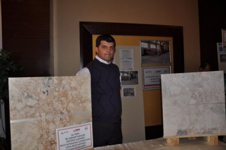 Ekonomik değeri olmayan mermerleri 60 dolarlık ürün haline getiriyor