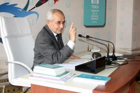 Ekrem Erdem: Anayasa Türkçenin referansı olmalı