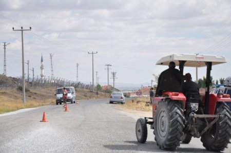 El bombası aranan köye yabancılar sokulmuyor