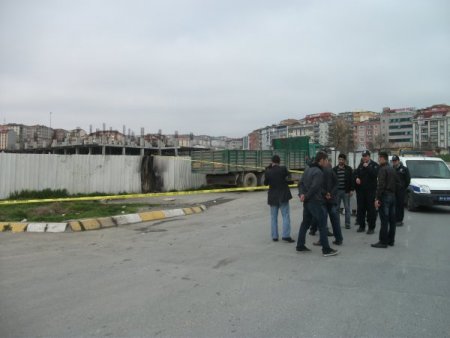 El Bombası Süsü Verilen Demir Parçası Polisi Alarma Geçirdi