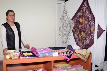 El emeği göz nuru ürünler Hanımeller Çarşısı’nda satışa sunuluyor