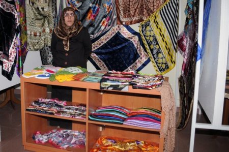 El emeği göz nuru ürünler Hanımeller Çarşısı’nda satışa sunuluyor