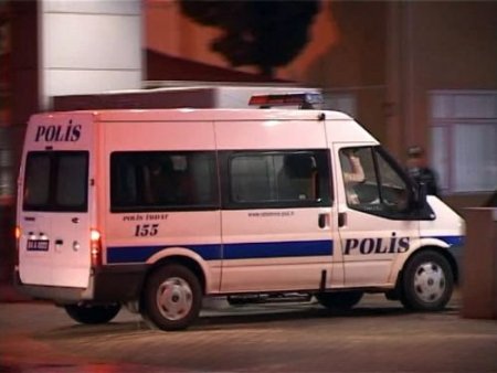 El Kaide Operasyonunda Gözaltına Alınan 8 Kişi Sağlık Kontrolünden Geçirildi