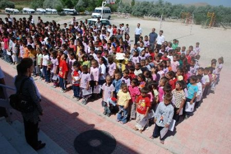 Elazığ Depreminin Simgesi Keko'nun Karnesi Pekiyilerle Dolu