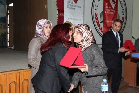 Elazığ’da 722 aileye 'Gönül Elçileri Projesi' anlatıldı