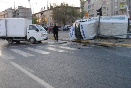 Elazığ'da trafik kazası: 2 ölü, 4 yaralı