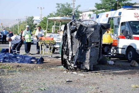 Elazığ'da Trafik Kazası: 3 Ölü, 2 Yaralı