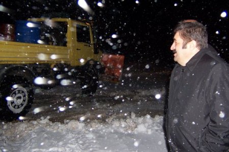 Elazığ'da yolda mahsur kalan 7 minibüs ve yolcusuna ulaşıldı