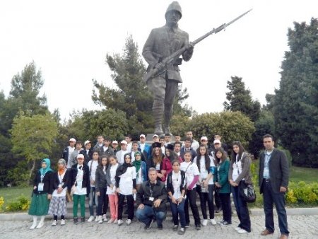 Elazığlı öğrenciler Çanakkale'yi gezdi