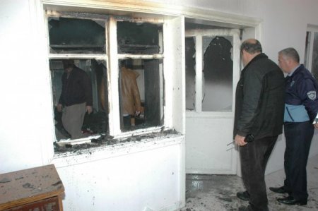 Elektrik Kontağından Çıkan Yangın Evi Kül Etti