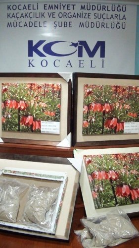 Elektrik sayacı ve resim tablolarından eroin çıktı