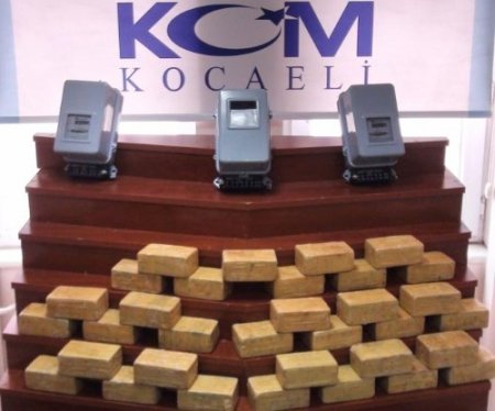 Elektrik sayacı ve resim tablolarından eroin çıktı